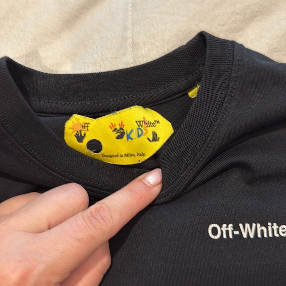 Off-White Classic Black Tee - Picture 2 of 5